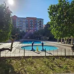 Spacious & Cozy 1-Bedroom Apartment, Sleeps 2-4
