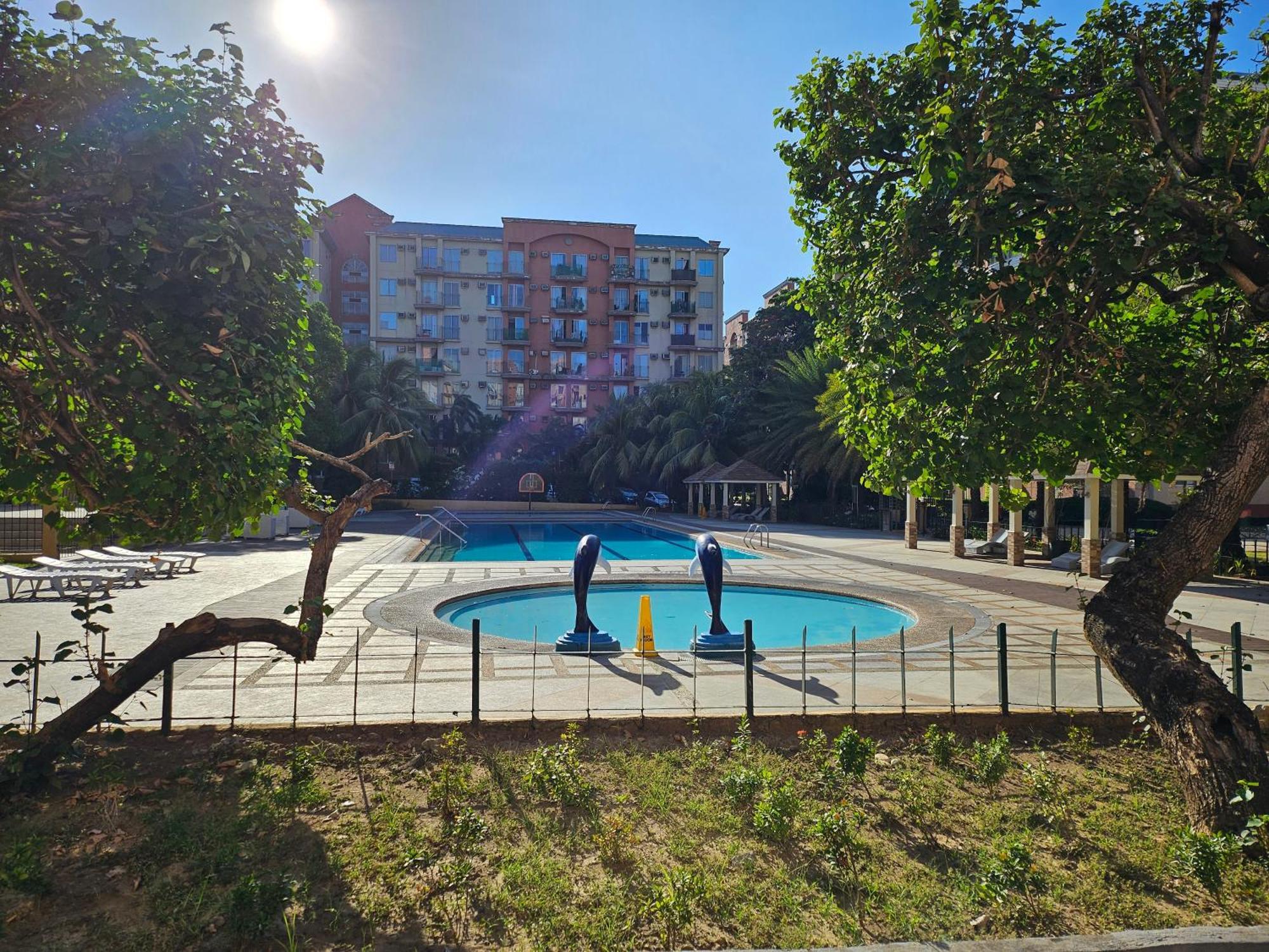 Spacious & Cozy 1-bedroom Apartment, Sleeps 2-4 Apartment Manila